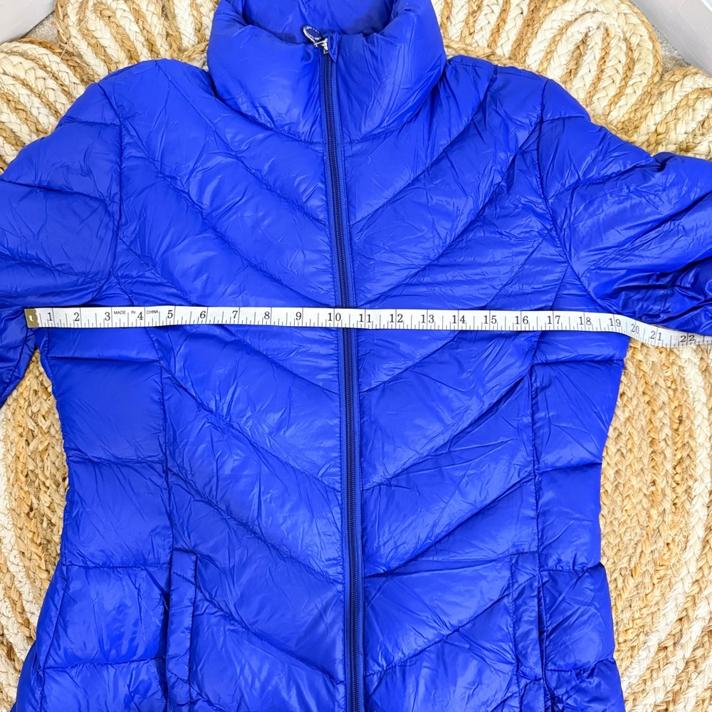 🌾 Calvin Klein Chevron Quilted Packable Puffer Coat in Royal Blue - Picture 5 of 9